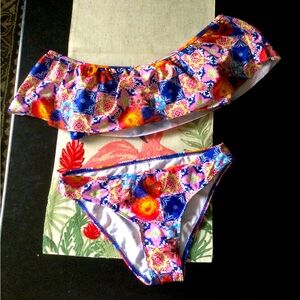 🆕 Bandeau Style Bikini Swimsuit 🌺🌼🌸🦋